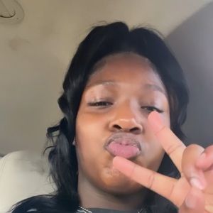 Meet your Posher, Markia